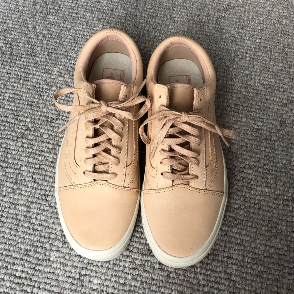 NWOT Leather Vans Old Skools